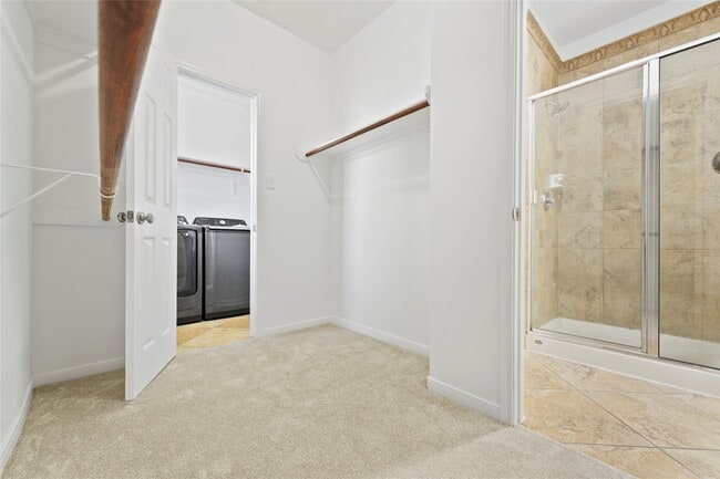 Building Photo - 26422 Creston Woods Dr