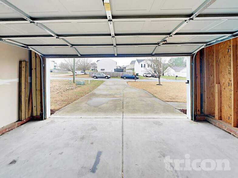 Building Photo - 891 Anchor Way NE