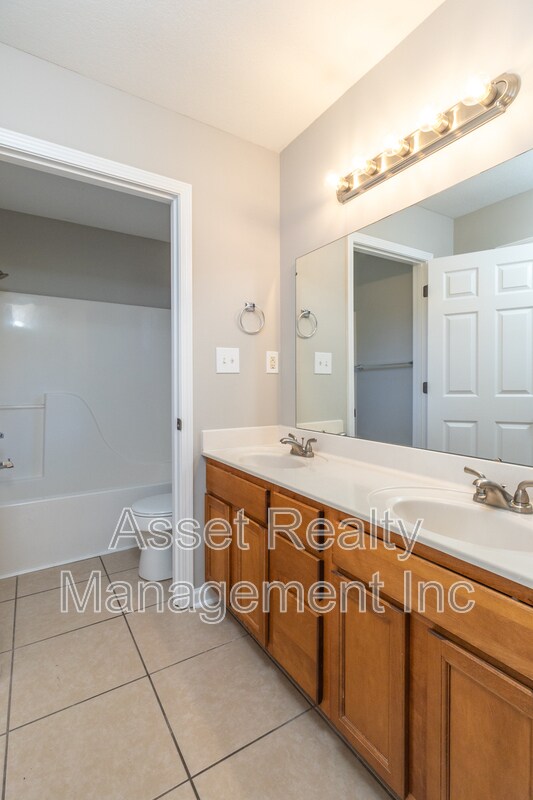 Building Photo - 4622 Ventura Dr
