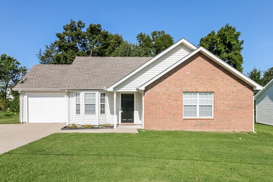 Primary Photo - 1318 Lyndsey Ridge Dr