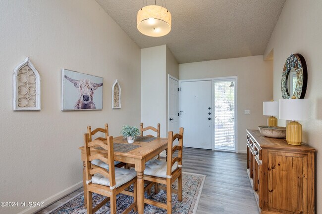 Building Photo - 6441 N Tierra De Las Catalinas