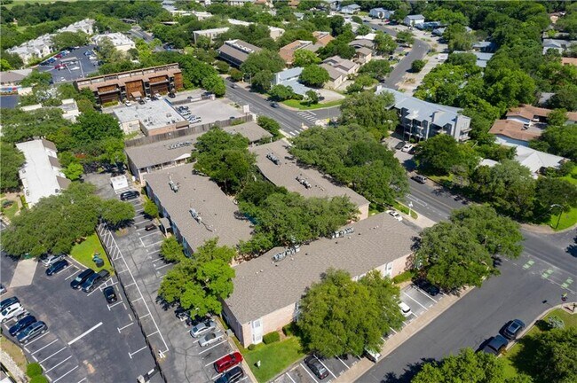 Building Photo - 1240 Barton Hills Dr