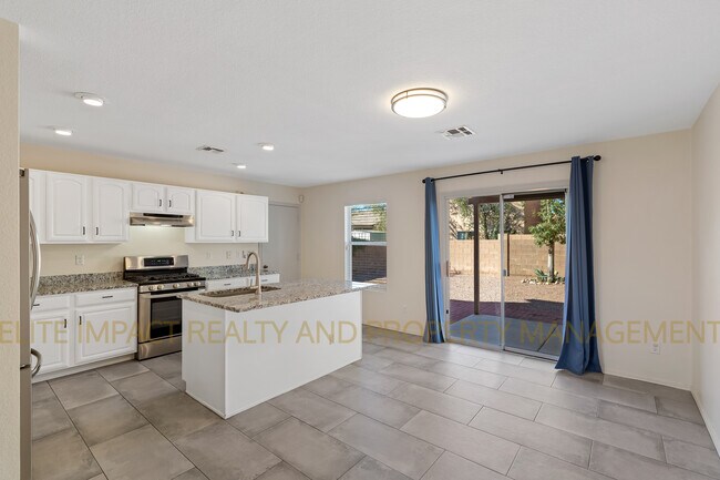 Building Photo - 3505 N Sierra Springs Dr