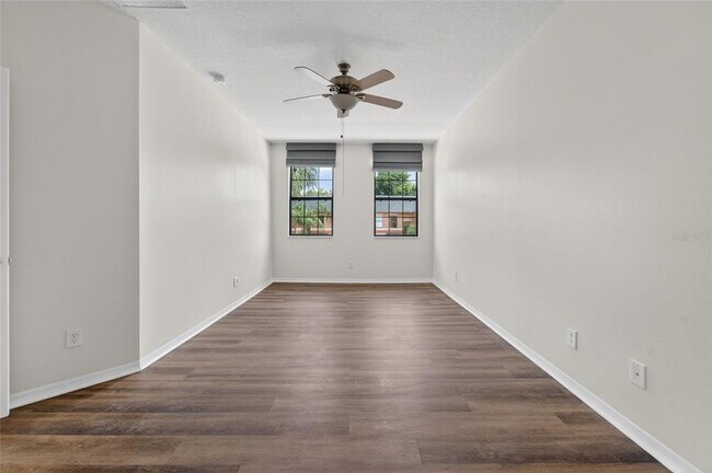 Building Photo - 30132 Mossbank Dr