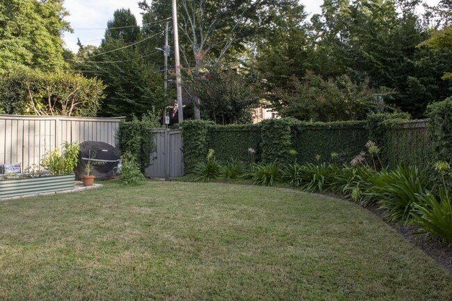 Building Photo - 801 Durant Pl NE