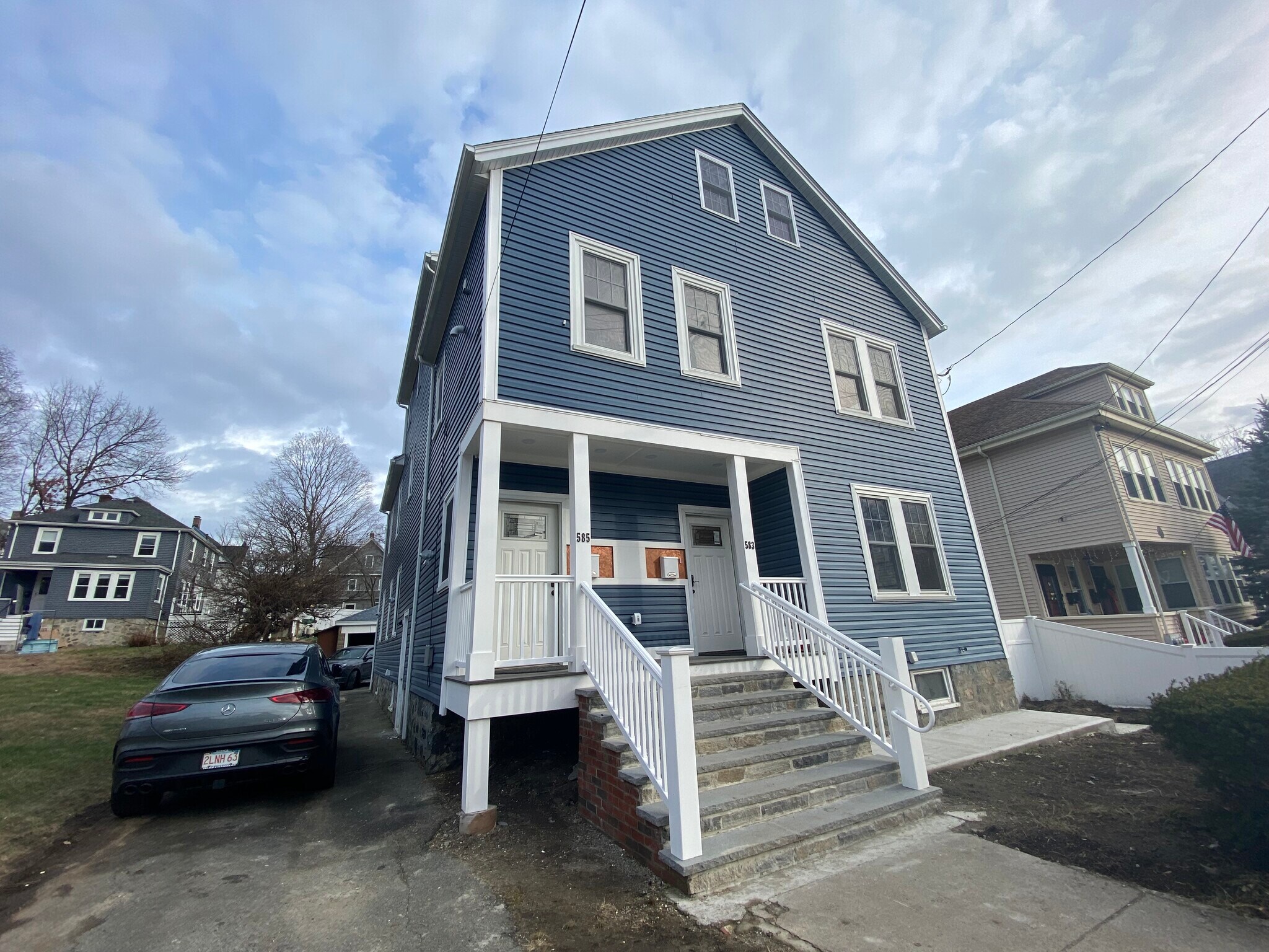 Building Photo - 585 Highland Ave