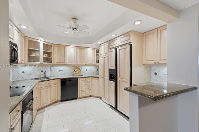 Building Photo - 2100 S Ocean Ln