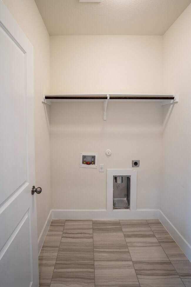 Building Photo - 113 Furlong Dr