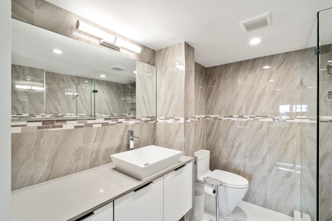 Building Photo - 1111 S Ocean Blvd