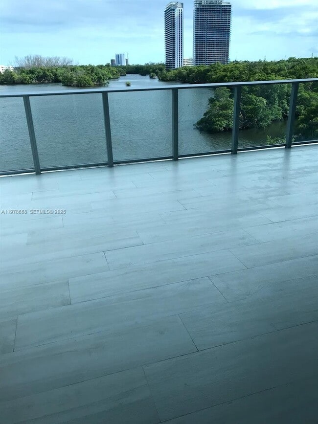 Building Photo - 17111 Biscayne Blvd