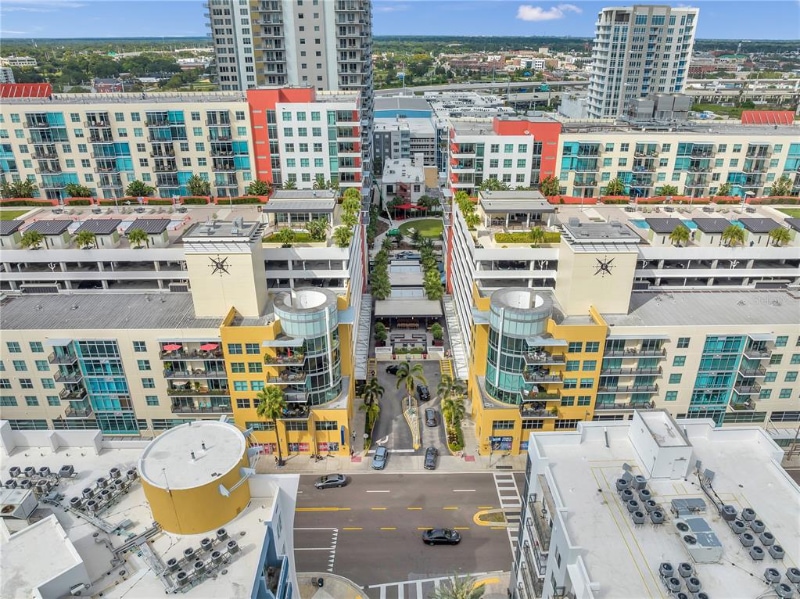 Building Photo - 1208 E Kennedy Blvd