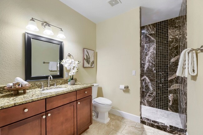 Building Photo - 15625 Carob Cir