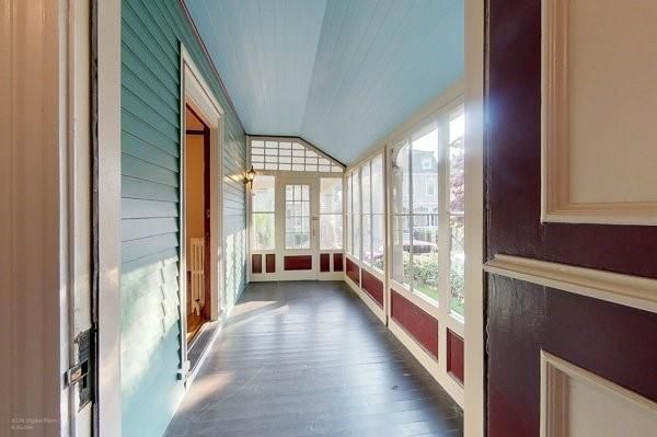 Building Photo - 16 Bull St