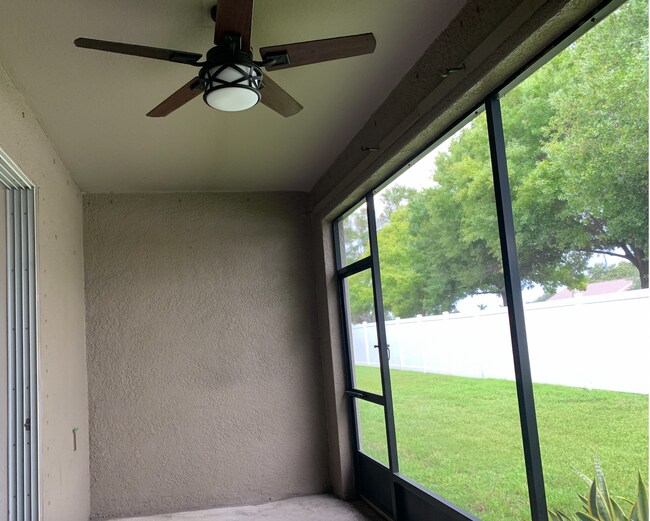 Building Photo - 10428 Red Carpet Ct