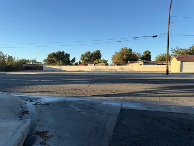 Building Photo - Remodeled West Lancaster 4 Bedroom Home