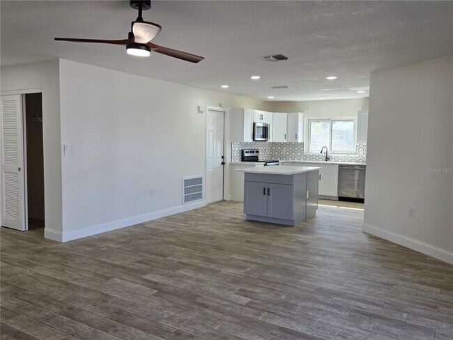 Building Photo - 9629 Morehead Ln