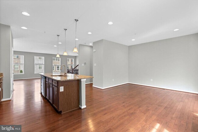 Building Photo - 6704 Saw Mill Ct