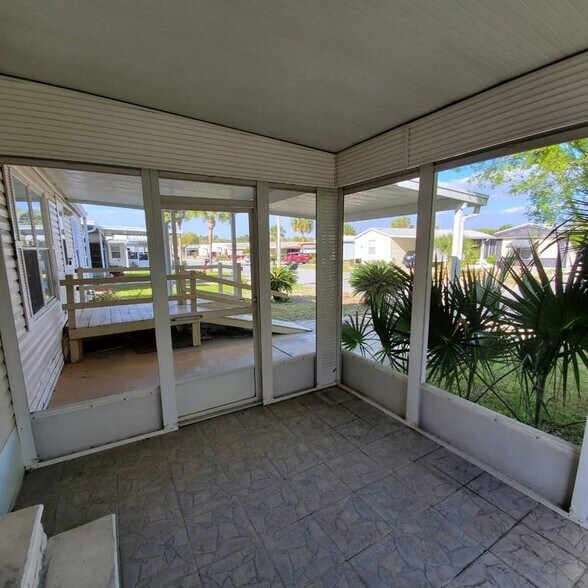 LARGE SCREENED LANAI - 15017 Johansson Ave