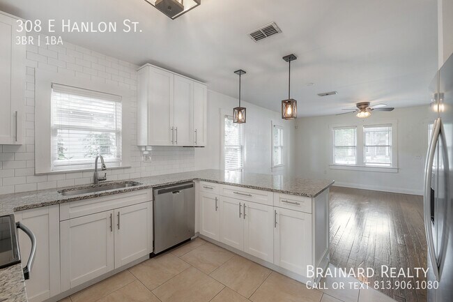 Building Photo - 308 E Hanlon St