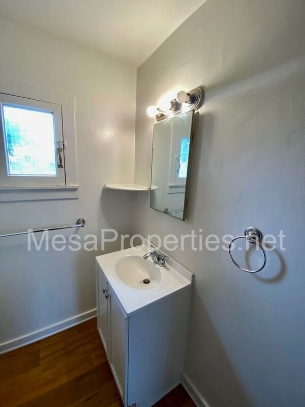 Building Photo - 4432 9th St