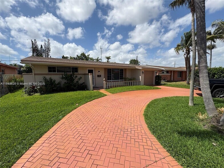 Primary Photo - 6612 Dahlia Dr