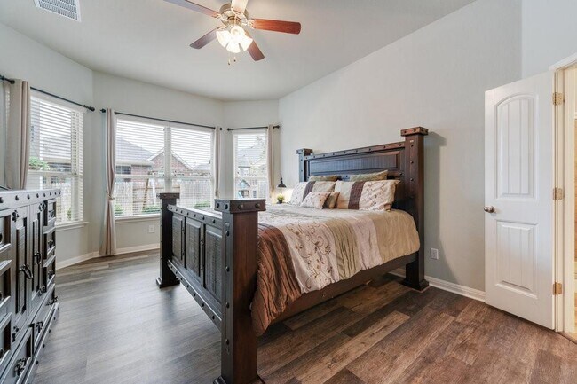 Building Photo - 2915 Bluffstone Dr