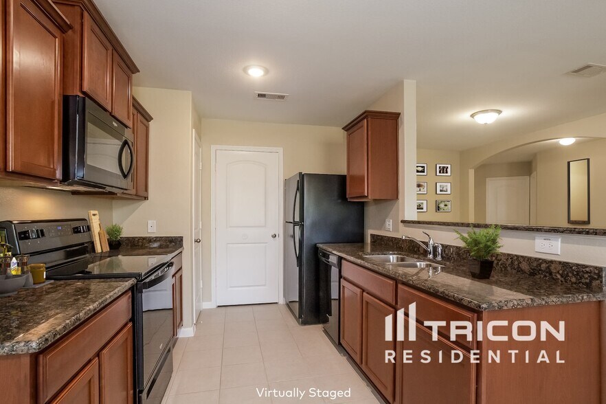 Building Photo - 317 Summer Horse Dr