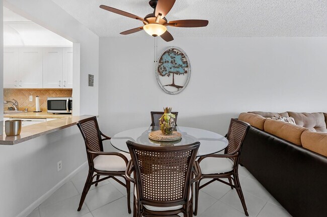 Building Photo - 13765 Flora Pl