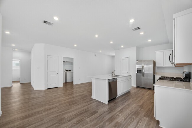 Building Photo - 3013 Myrtle Bch Ln