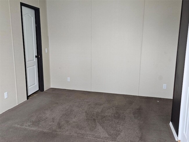 Building Photo - 136 Navasota Dr
