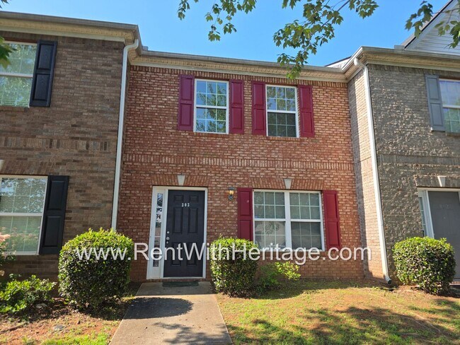 Building Photo - Fantastic 4bd/2.5ba Townhome/ Swim Tennis/ Great Location