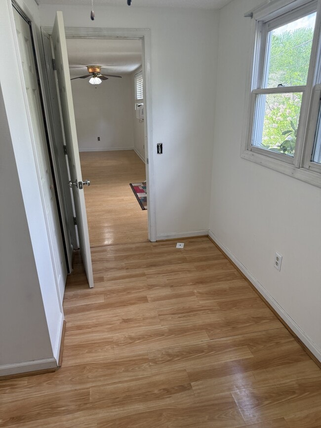 Building Photo - 225 Daniel St