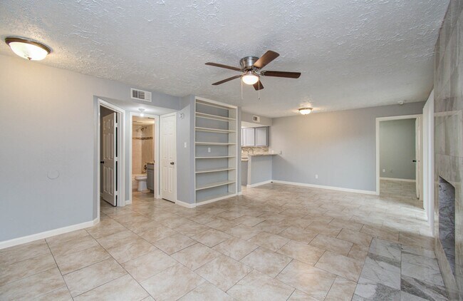 Building Photo - 10555 Turtlewood Ct