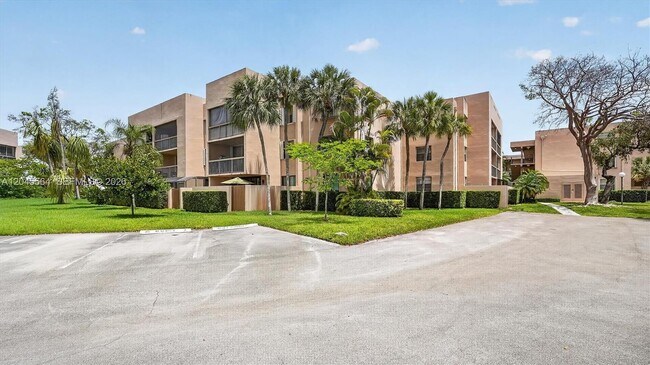 Building Photo - 10975 SW 107th St