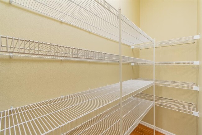 Building Photo - 10559 Greencrest Dr
