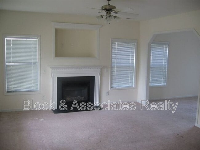Building Photo - 1822 Eva Mae Dr