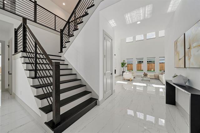 Building Photo - 10375 Great Days Dr