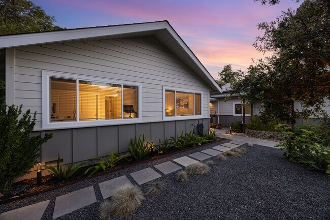 Building Photo - 88 Calistoga Rd