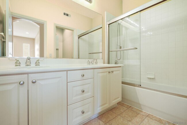 Building Photo - 43 Topanga