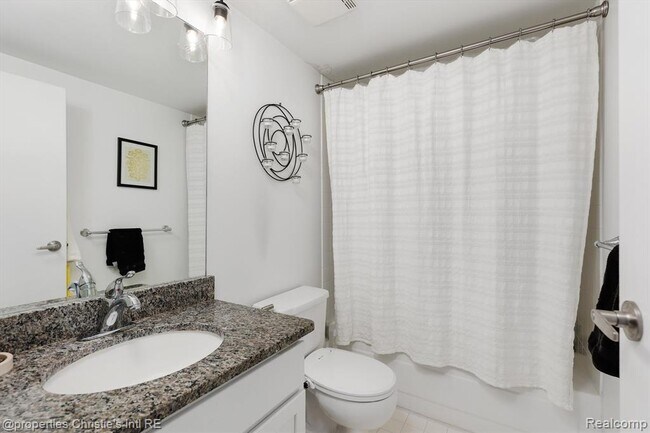 Building Photo - 250 E Harbortown Dr