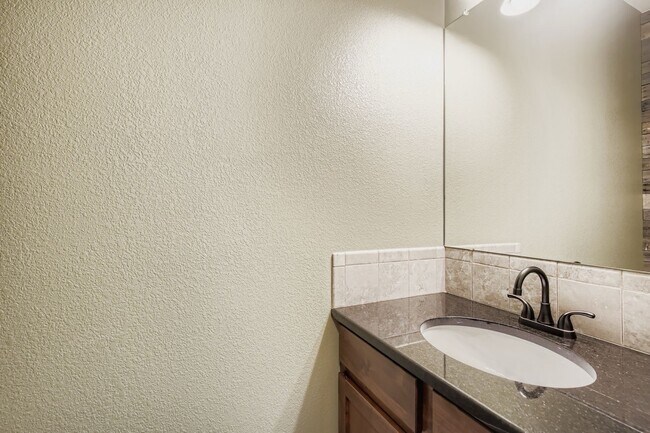 Building Photo - 464 Wind River Dr