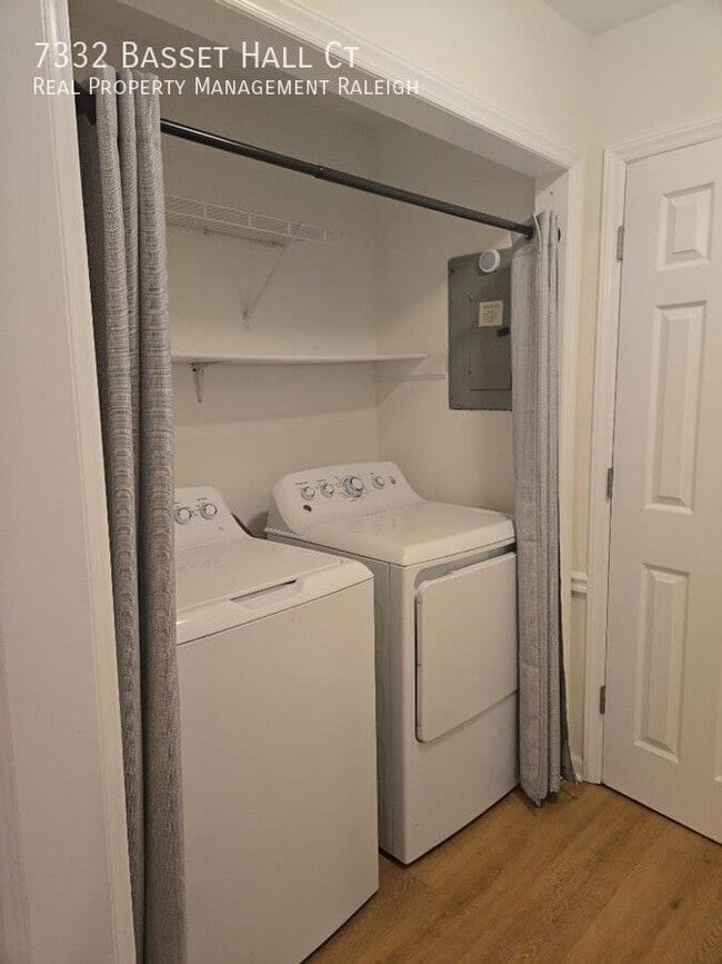 Building Photo - 7332 Bassett Hall Ct