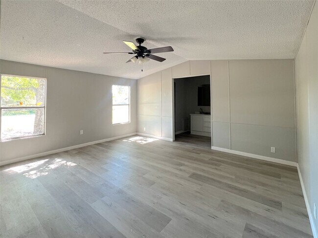 Building Photo - 2519 Riceflower Dr