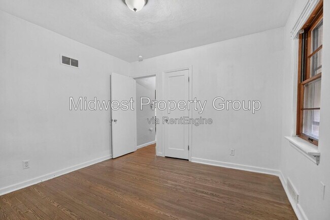 Building Photo - 8327 Sunbury Ave