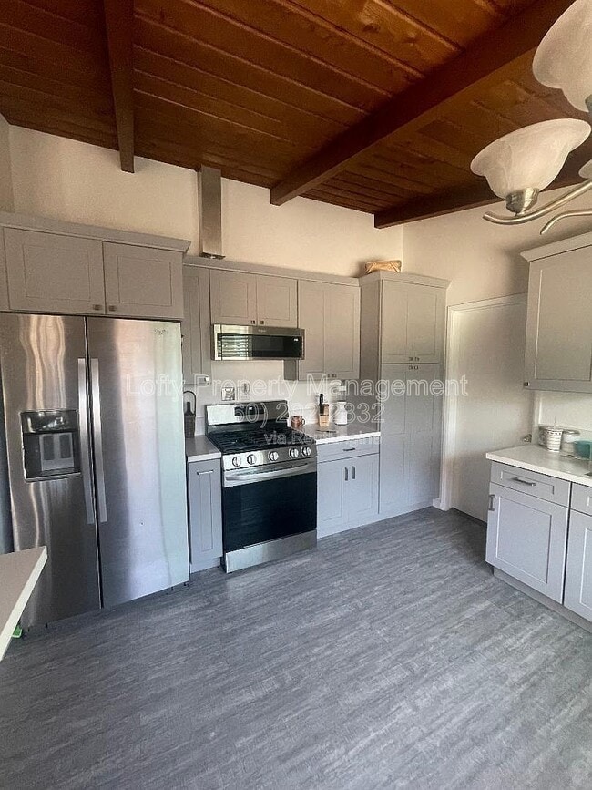 Building Photo - 355 Broadway