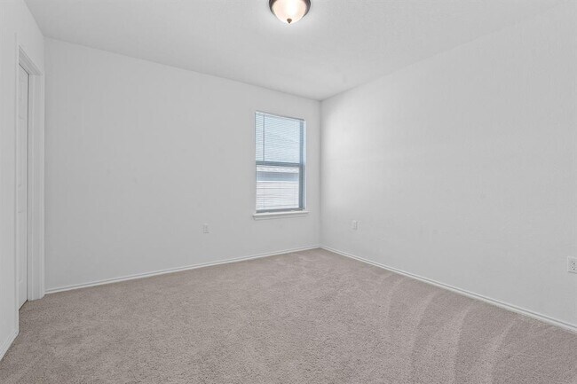 Building Photo - 4720 Pell Rd