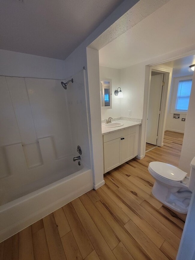 Building Photo - Charming 3-Bedroom Rambler Near JBLM – Move-In Ready!