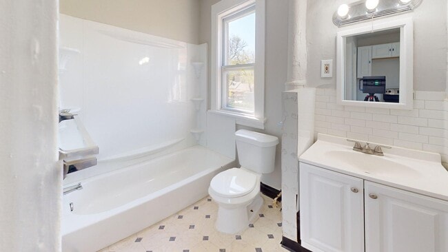 Building Photo - 3149 W 32nd St