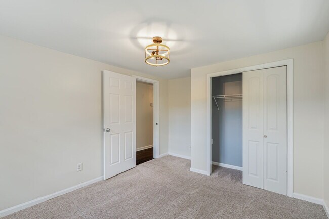 Building Photo - 8624 Walnut Springs Ln
