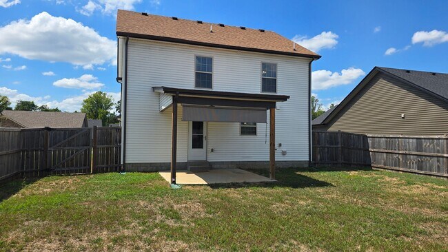 Building Photo - Beautiful 3 BDS 2 BA with fenced in yard
